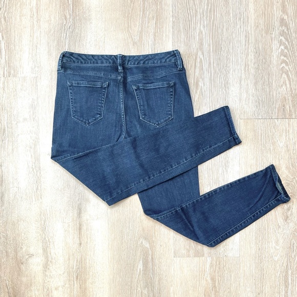 a.n.a. Mid rise dark wash JEGGINGS. Excellent like new condition☺️size 10. - Picture 4 of 8